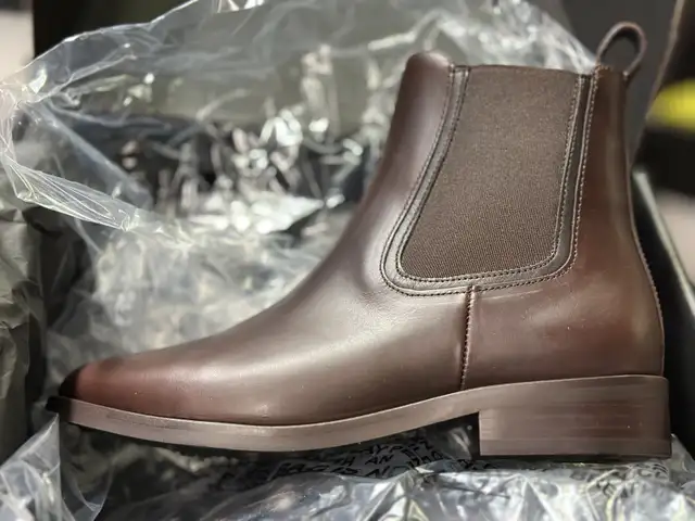 Thursday Boot Company Duchess Women’s Chelsea Boot in Women's - Shoes in Markham / York Region - Image 3