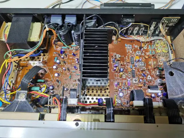 Vintage Technics Receiver Model SA-225 (LIKE NEW) in Stereo Systems & Home Theatre in Mississauga / Peel Region - Image 11