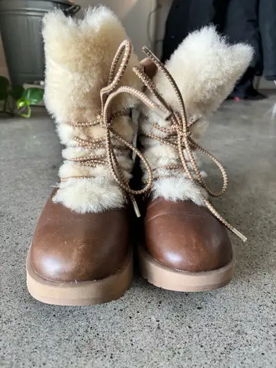 UGG Vicki waterproof boots size 8, View more
