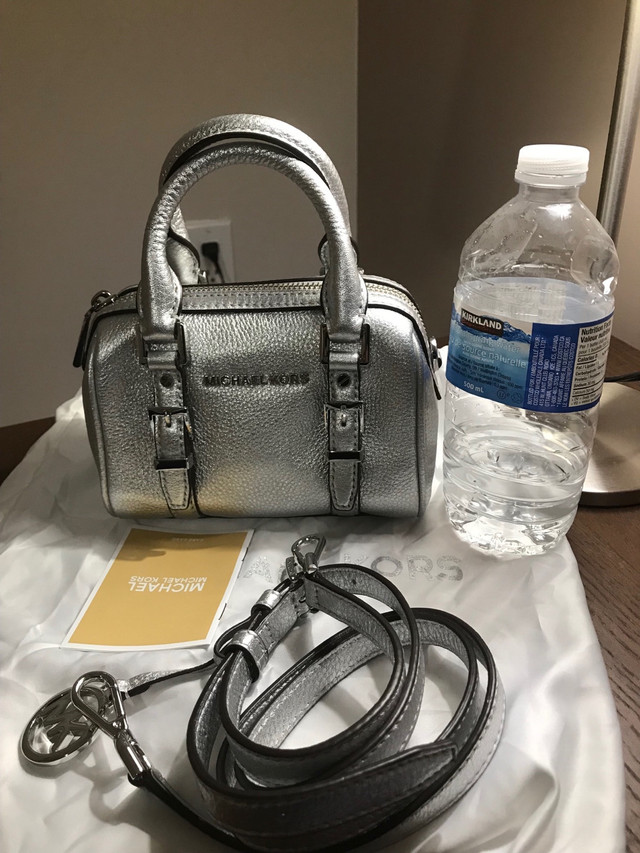 Authentic Micheal kors bag in Women's - Bags & Wallets in Mississauga / Peel Region - Image 3