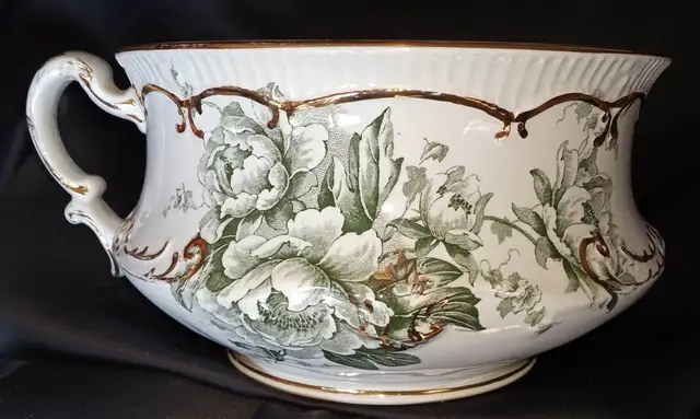 Fine Antique Semi-China Dunn Bennett Excelsior Peony Chamber Pot in Arts & Collectibles in London - Image 3