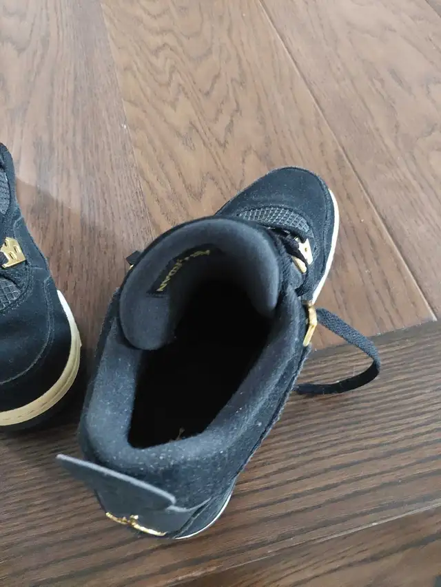 fairly new black and gold Jordan 4s in Men's Shoes in Markham / York Region - Image 4