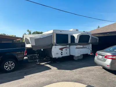 Great condition! A/C , heat , water heater , double sink , microwave, 3 burner with oven , fridge, T...