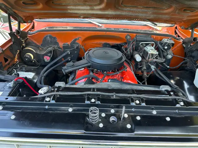 1975 Chevy square body crew cab in Classic Cars in Markham / York Region - Image 11