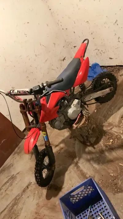 2003 Honda xr50 with an 88cc big bore kit, lots of aftermarket parts on the bike. Front forks, rear...