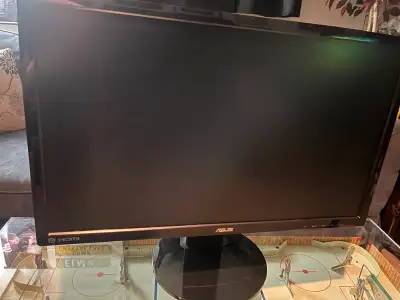 Works excellent! No need. 144hz gaming monitor with speakers. Asking $140 Thanks! Ultra smooth actio...