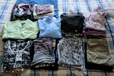 Lot de vêtements pour femmes – Taille M et 8, View more