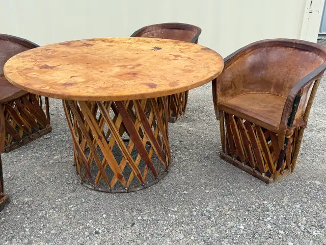 Mexican Leather and Wood Table and Chairs Set in Dining Tables & Sets in Markham / York Region - Image 4