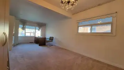 Three-bedroom ground-floor unit at Scarborough near Kennedy and Lawrence. Features include: 5 mins w...