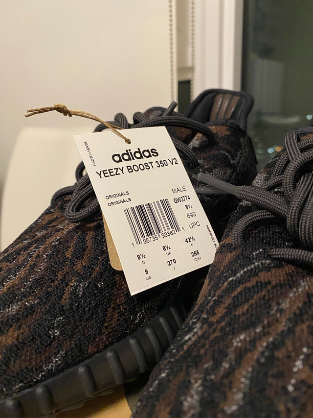 adidas Yeezy Boost 350 V2 MX Rock in Men's Shoes in Burnaby/New Westminster - Image 4