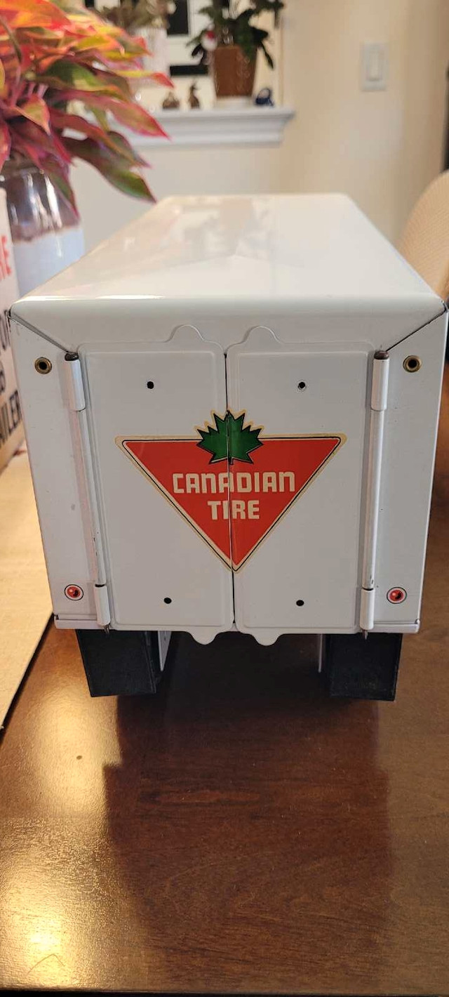 Vintage Marx Canadian Tire Pressed Steel Tractor Trailer  in Arts & Collectibles in Barrie - Image 3