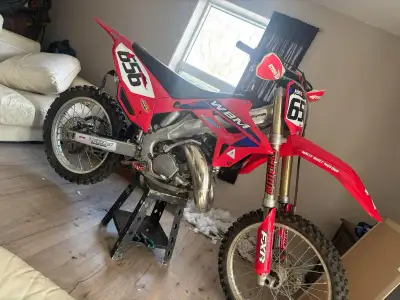 I have a mint condition 2005 cr125 around 40 hrs oil changed every 5 hours air filter every ride bik...