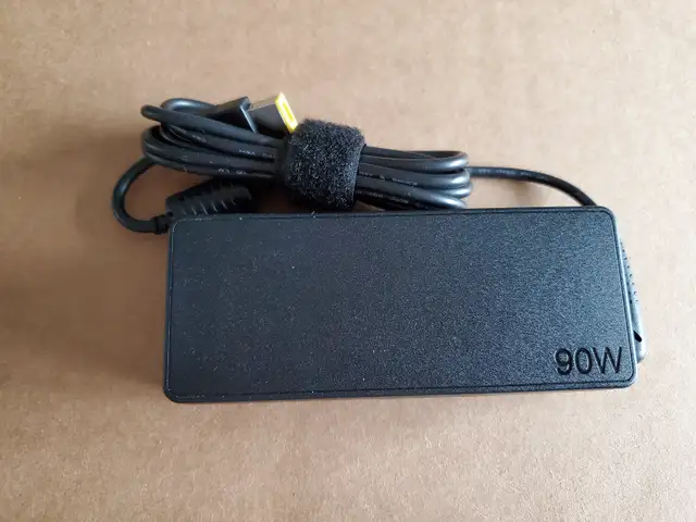 Lenovo AC adapter in Laptop Accessories in City of Toronto - Image 4