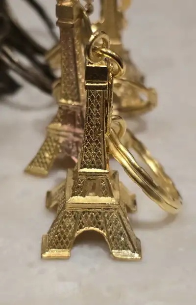 * NEW * Set of 12 3D Eiffel Tower Keychains - $4, View more