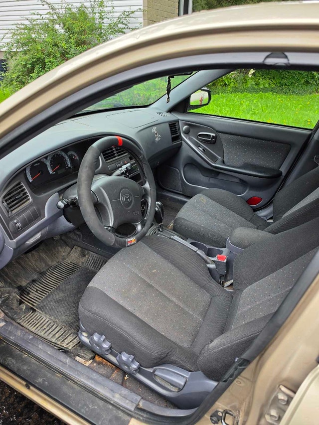 Hyundai Elantra GT 2003 — photo 5