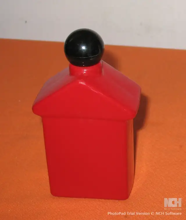 Avon Cologne Fire Call Box Aftershave Bottle  -Collectors A1 in Arts & Collectibles in Edmonton - Image 4