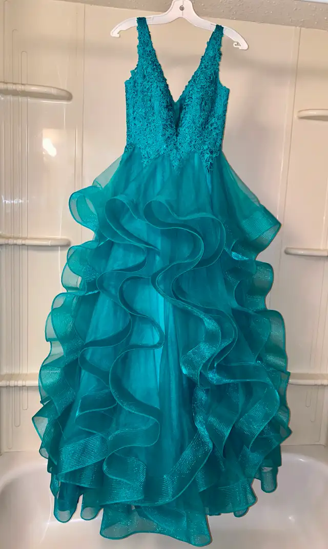 Teal Princess Grad / Pageant Dress in Women's - Dresses & Skirts in Calgary - Image 2