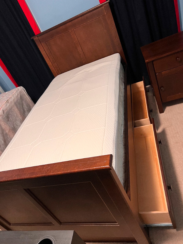 Canadian Made student or youth Twin Bedroom Set in Beds & Mattresses in Markham / York Region - Image 2