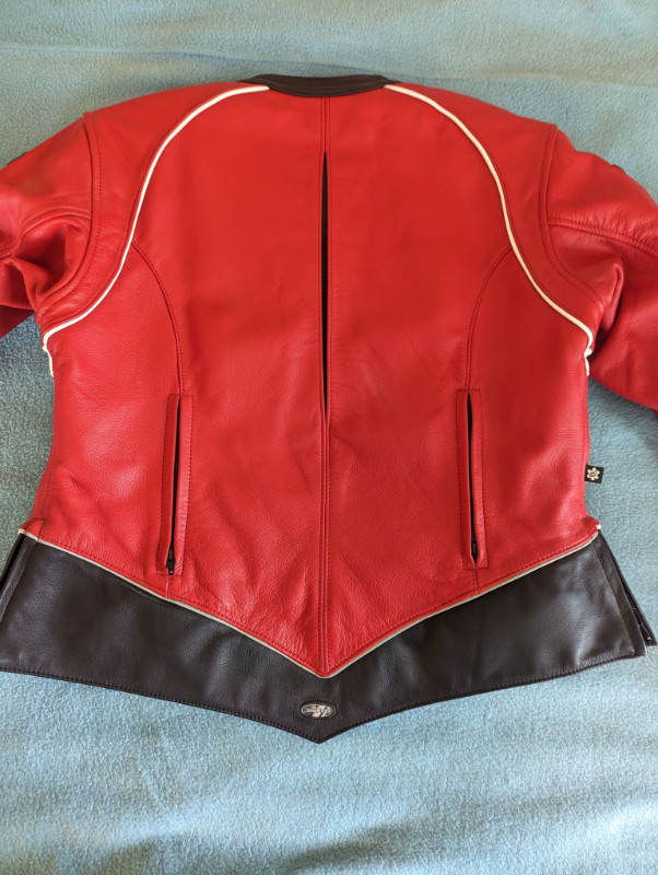 Joe Rocket "Rocket Girl" Motorcycle Leather Jacket  / Manteau dans Femmes - Hauts et vêtements d'extérieur  à Longueuil/Rive Sud - Image 4