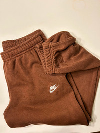 Men’s Nike sweatpants size Large