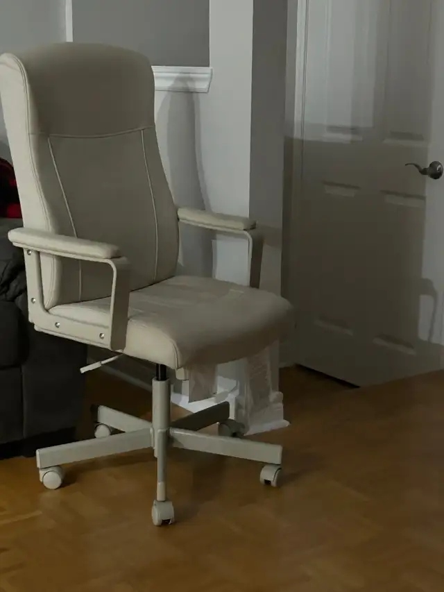 office chair in Chairs & Recliners in Markham / York Region - Image 3