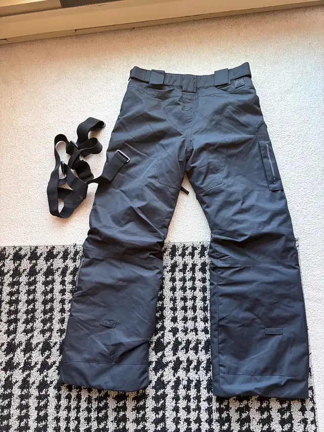 SNOW PANTS (kids medium) | Kids & Youth | Winnipeg | Free local ...