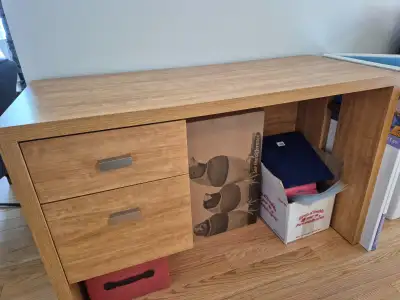 Bureau de travail South Shore, View more