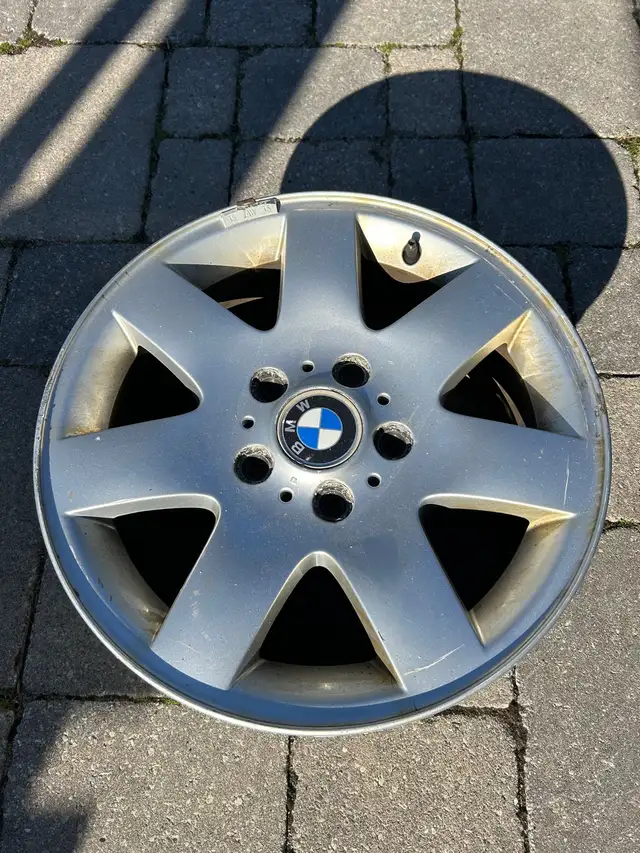 BMW 16” Alloy Rims in Tires & Rims in Markham / York Region - Image 3