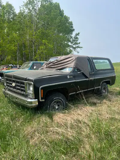 Selling a package of a 1976 GMC jimmy and a 1979 Chevrolet Blazer. I bought these with the intention...