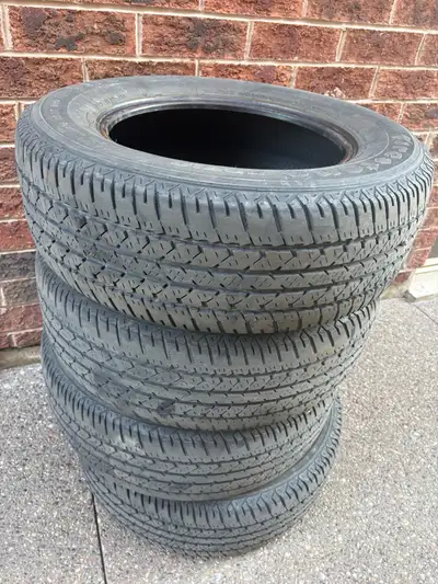 Dodge Grand Caravan Tire for sale 225/65R16 100T Firestone company, All season tire. Used for 6 mont...