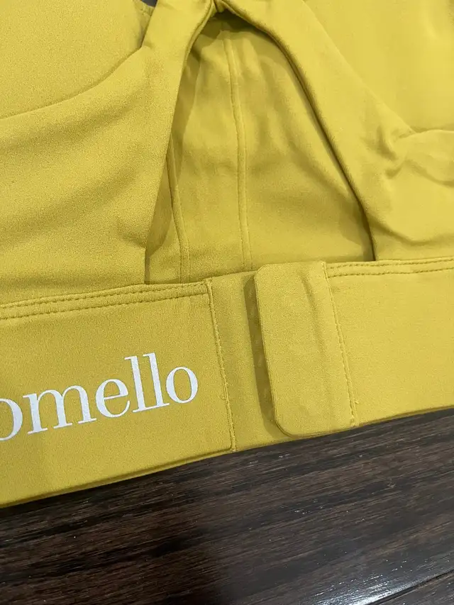 Luca Domello Women Sports Bra, lime green-yellow Sz M in Women's - Tops & Outerwear in Mississauga / Peel Region - Image 5