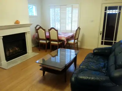 5-7 minutes walking distance to U of A 4 bedroom house for rent