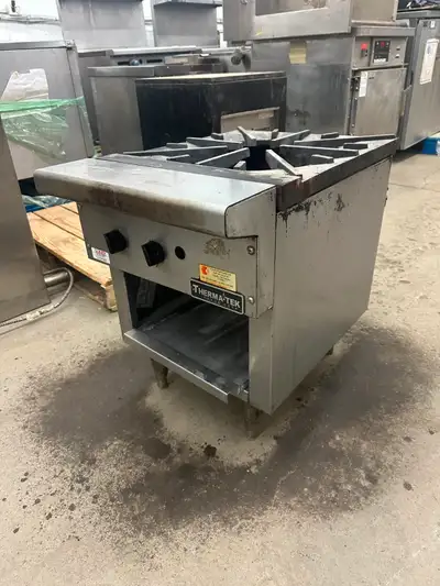You are viewing a 18" Stock Pot Range. Overall measurements are 325.0" W X 33.0" D X 31.0" H. This T...