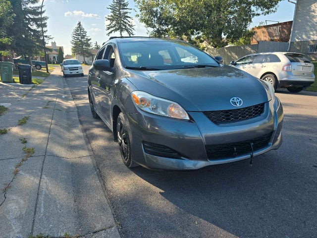 Toyota Matrix 2013 AWD in Cars & Trucks in Calgary - Image 3