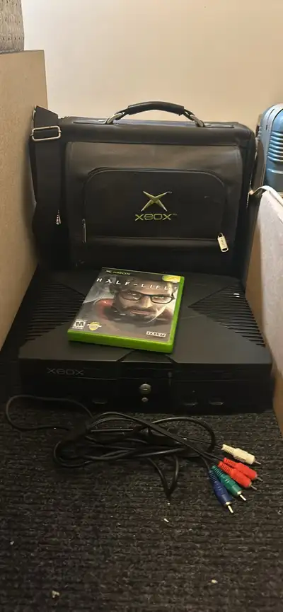 Original Xbox XECUTER2 Softmodded + Carrying Case + 1 Game , View more
