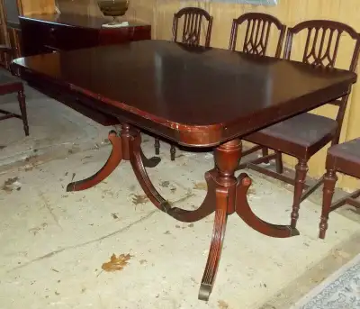 DUNCAN PHYFE TABLE DOUBLE PEDESTAL TABLE & LEAF Approx 53" x 38" Vg cond. Merrickville 613 269 3836...