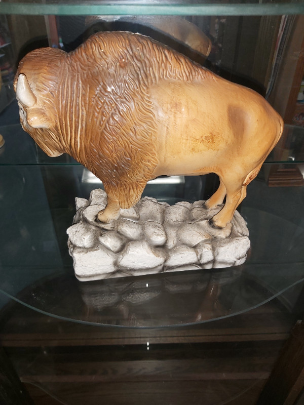 Chalkware -  Stunning large Buffalo statue in Arts & Collectibles in Red Deer - Image 2