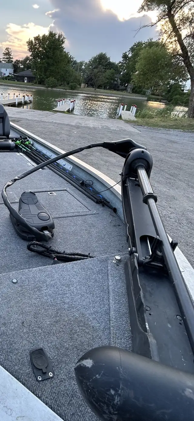 minnkota maxxum in Fishing, Camping & Outdoors in Sarnia - Image 3