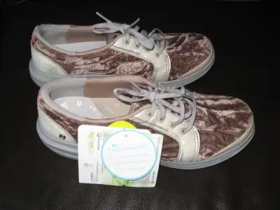 BRAND NEW women's lace up Sneaker shoes., View more