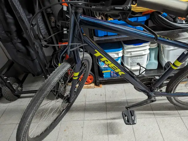 Velo hybrid  in Cruiser, Commuter & Hybrid in City of Montréal - Image 3