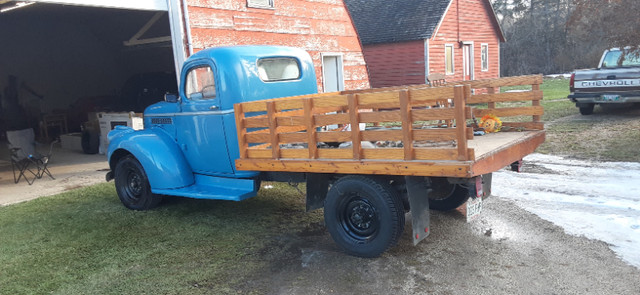 1946 Chevy truck 3/4 ton with steak side box original in Cars & Trucks in Winnipeg - Image 2