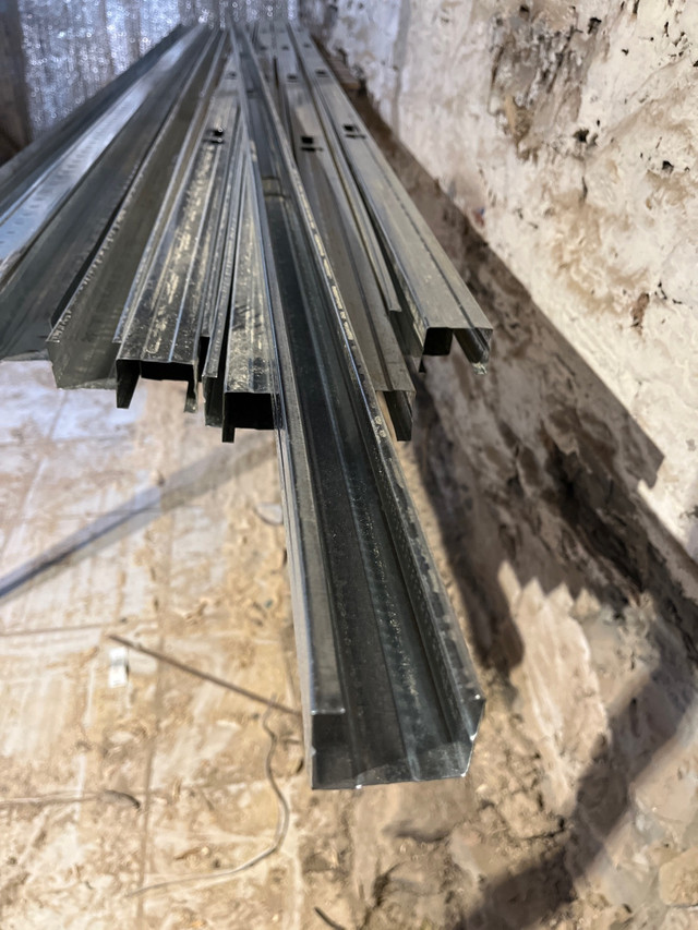Steel studs, tracks and angles in Floors & Walls in Hamilton - Image 4