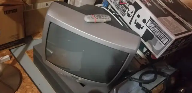 20" TV with remote628632711208981221