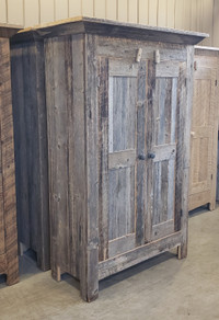 Armoire en bois de grange