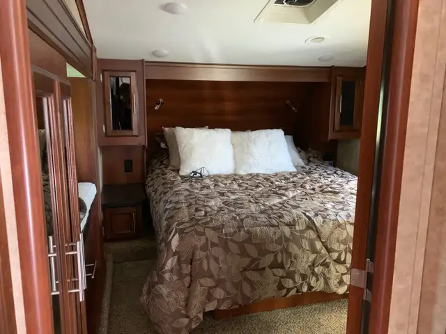 2017 Jayco Eagle HT 26.5 RLDS in RVs & Motorhomes in Kitimat - Image 8