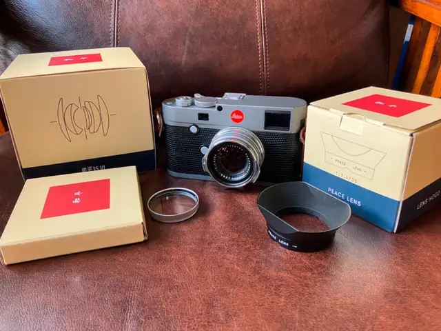 Leica Steel Rim Summilux/ Peace Lens Optics Atelier 35mm 1.462864365320450122