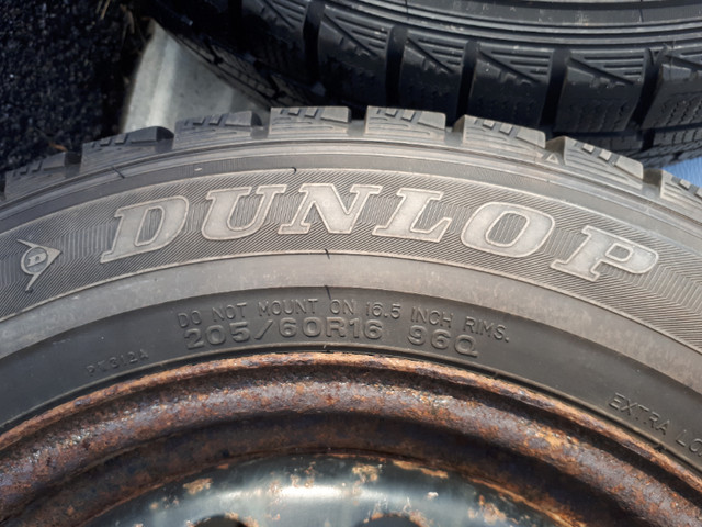 Dunlop Winter tires 16" (205/60R16), rim mounted - 5x114 dans Pneus et jantes  à Longueuil/Rive Sud - Image 2