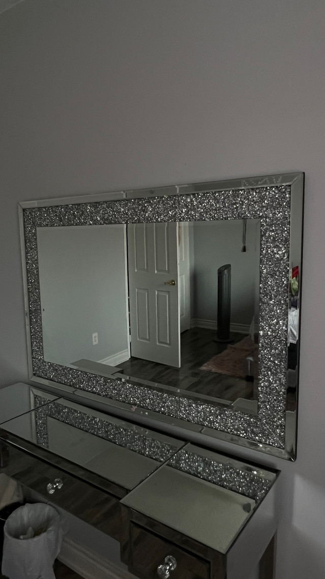 Elegant full length mirror in Home Décor & Accents in Oakville / Halton Region