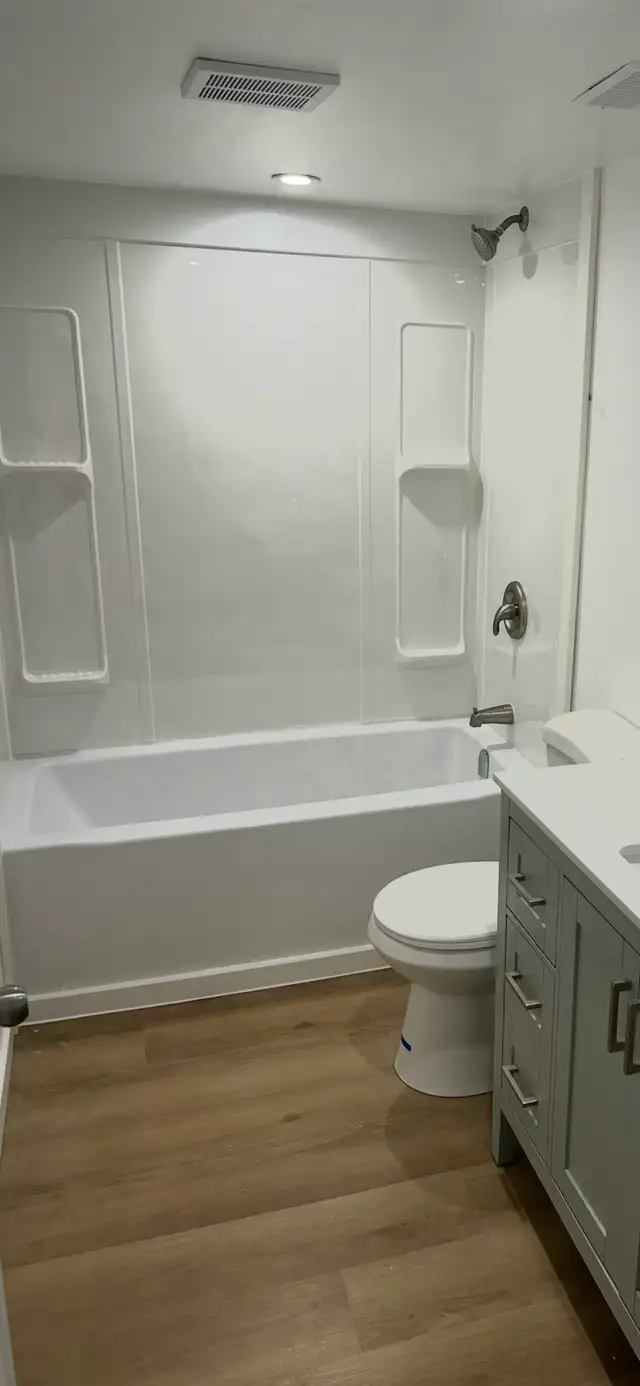 8 Bed 3 bath student rental in Room Rentals & Roommates in Peterborough - Image 5