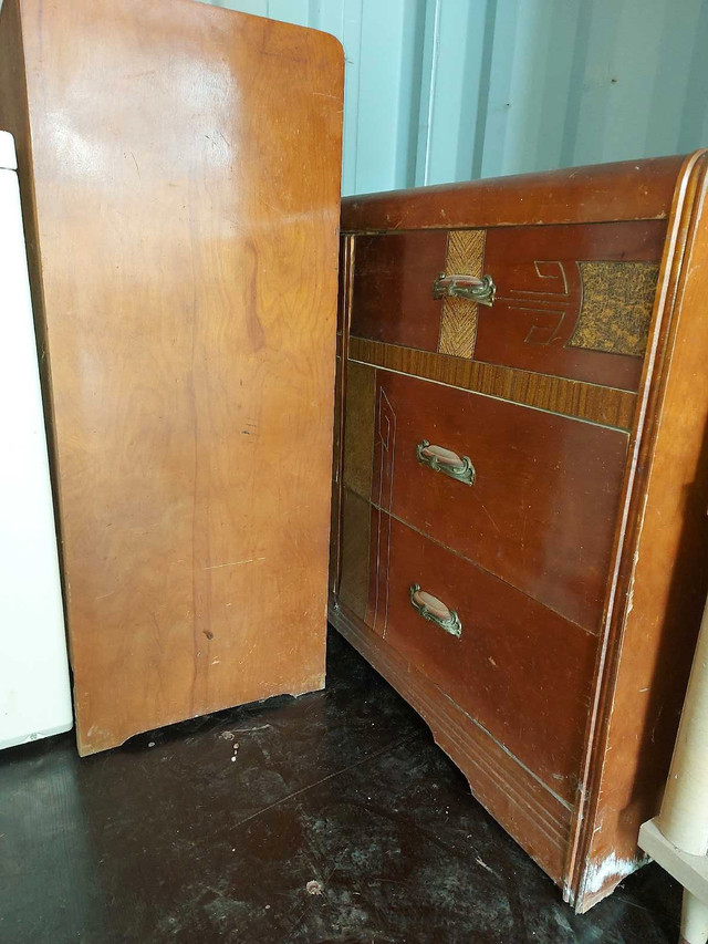 June 29th. Huge lot of vintage furniture. GREAT FOR FLIPPERS! in Garage Sales in Kitchener / Waterloo - Image 4